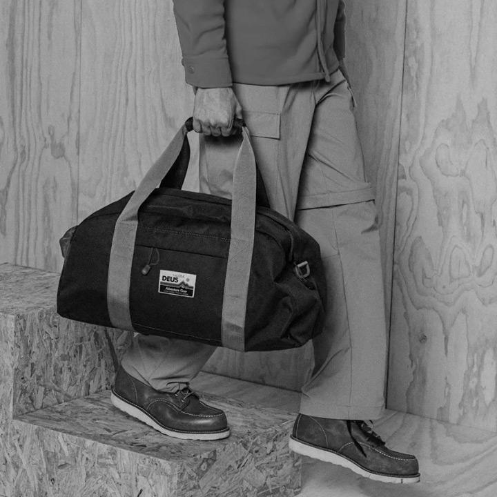 DEUS EX MACHINA（デウスエクスマキナ） Layover Duffle Bag ダッフル