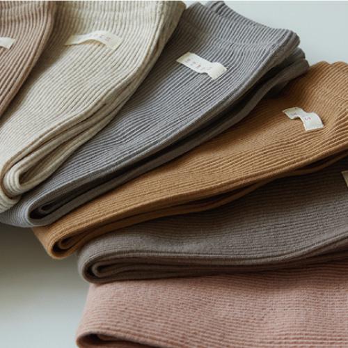 リブ レギンス | etrois エトロワ | 韓国製 ベビー キッズ 韓国子供服 くすみカラー 10分丈 お揃い 赤ちゃん 男の子 女の子 春秋冬 1歳 2歳 3歳 4歳 5歳 |  | 20