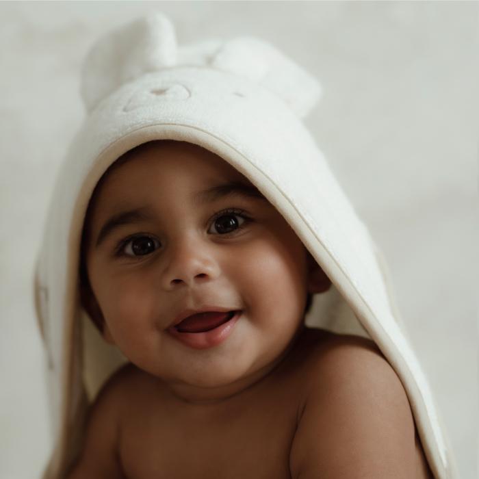 フード付き バスタオル | mymemi マイメミ Bamboo Hooded Towel [85x85cm] | 竹繊維 やわらか 抗菌 出産祝い 名入れ刺繍 うさぎくま 風呂上り プールの画像