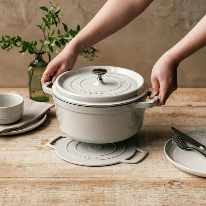 【MAIUSI】【使用感あり】【staub】ココット ラウンド 24cm Staub（ストウブ） 24cm カンパーニュ ラウンドココット 24cm 鍋