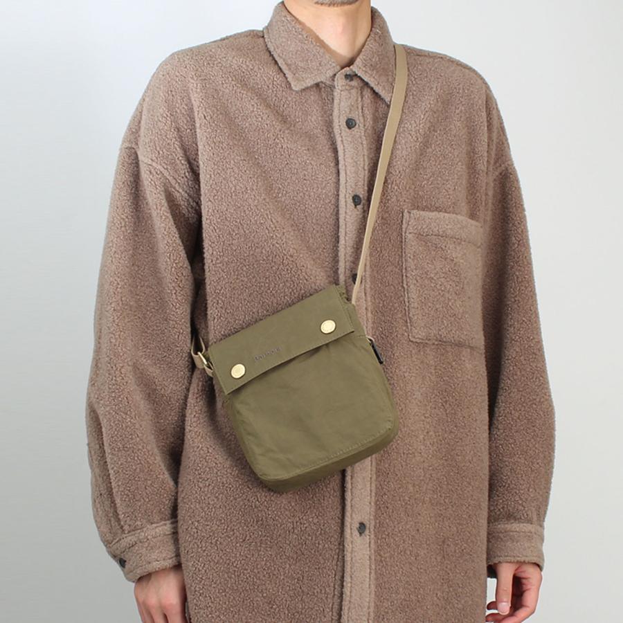 Barbour ベージュ ショルダーバッグ Barbour（バブアー） バッグ ショルダーバッグ TRANSPORT CROSS BODY