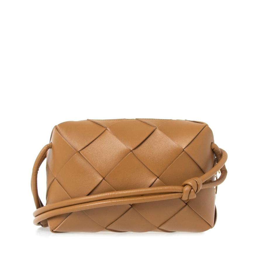 ボッテガヴェネタ BOTTEGA レディース ショルダーバッグ キャメル CASSETTE SMALL CAMERA BAG