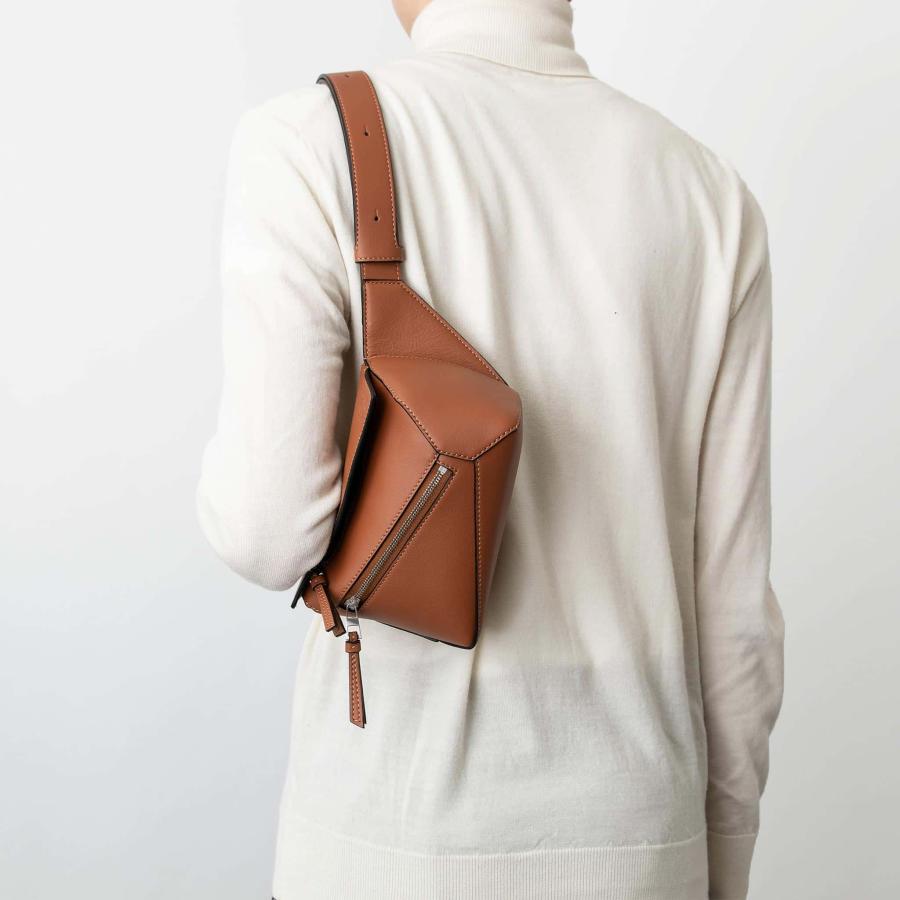 LOEWE ロエベ バッグ ボディバッグ PUZZLE BUMBAG MINI パズル