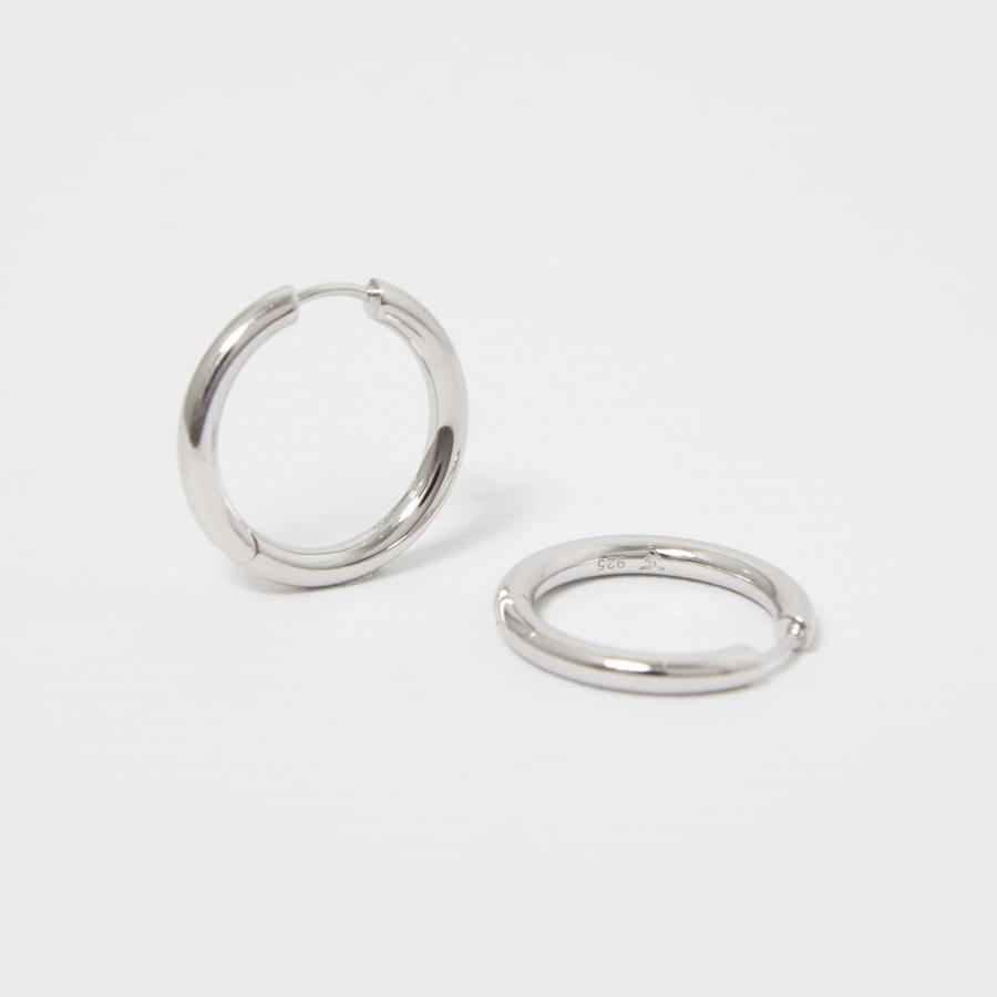 TOM WOOD（トムウッド） ピアス CLASSIC HOOPS MEDIUM クラシック