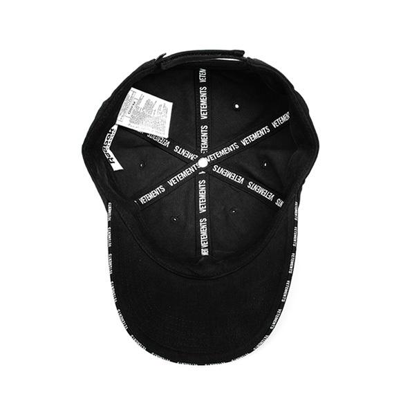 ヴェトモン VETEMENTS メンズ キャップ ブラック LOGO CAP ヴェトモン VETEMENTS メンズ キャップ ブラック LOGO CAP