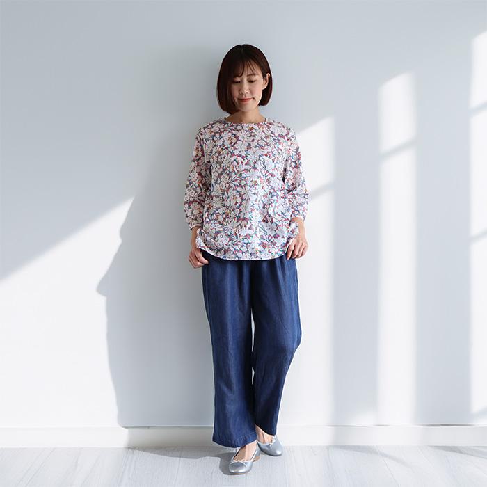 リバティ 後ろデザインブラウス ＜アナベラソープ＞ タックデザイン 七