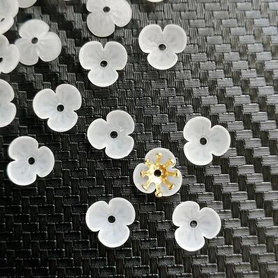 60個 3花弁 小さな3枚花弁のお花 透かし フロスト フラワー 花 艶消し ホワイトフラワー 小花 小さい花 Pa B 771 チープーチ ビーズ パーツ 通販 Yahoo ショッピング