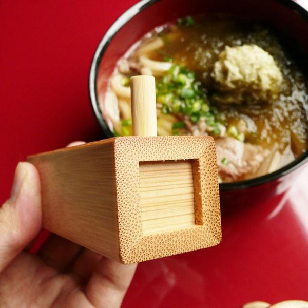 スス竹角七味入れ 薬味容器 竹のおしゃれで可愛い卓上調味料入れ