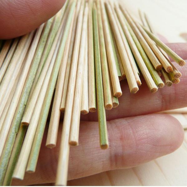 竹の硬質な爪楊枝 先端細く硬い爪楊枝500本入り1.4mm 木製より硬質で