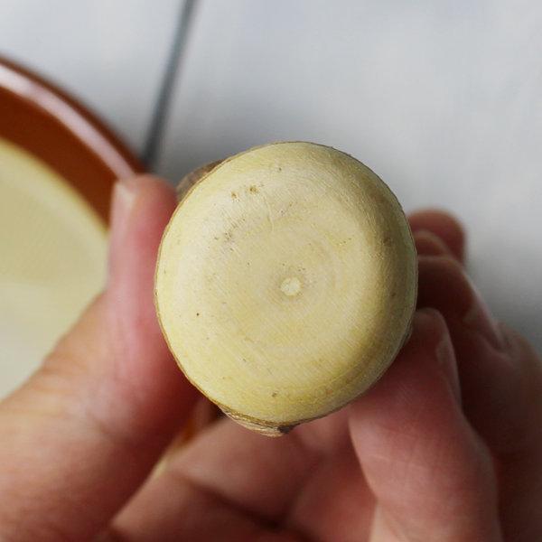 引っ越しに伴いお値下げ！国産山椒の木　すりこぎ　　直径約11.5cm 棍棒サイズ 山椒すりこぎ棒17cm 薬味やゴマ 薬草などをすり鉢でする木製棒 天然