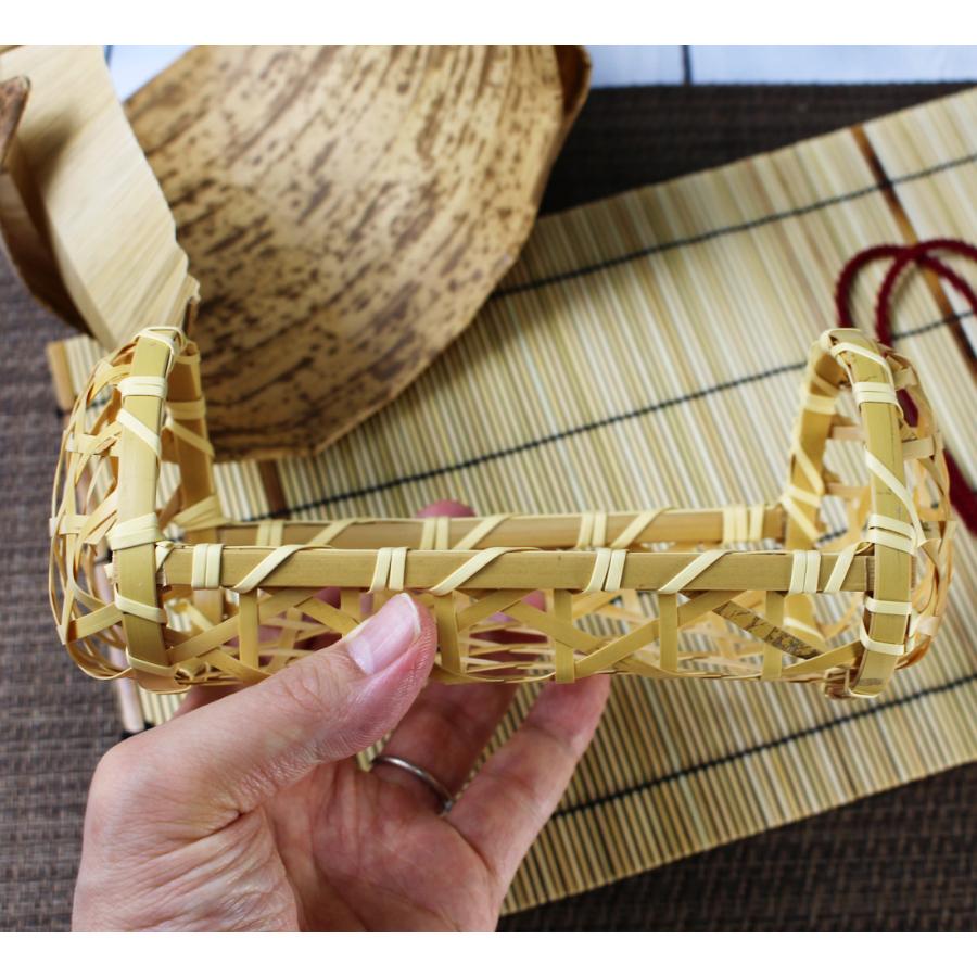 可愛い三角おむすび篭 小サイズ 結び紐と竹皮5枚付き おにぎりの包装