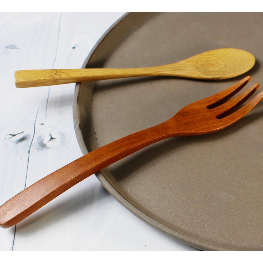 大皿　2枚　 ほっこりした皿　ワンプレート皿 土物　作家物？ プレート皿 22cm 超薄型 高さ1.2cm 茶色 土色 マット 平皿 パン皿