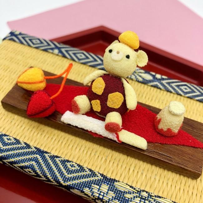 ちりめん細工くまさん飾り