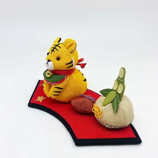 置物 おしゃれ 季節飾り 干支 虎 寅 2022年 寅の置き飾り台付き 飾り