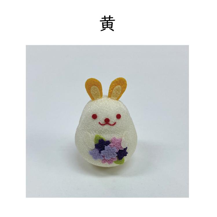 【CBT054】9cm級 おきあがりこぼし(大) スベトラーナうさぎを抱く女の子 chirimenzaiku_ok-2022-03