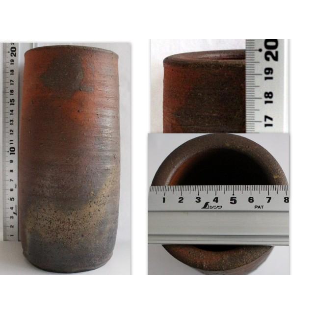 637/美品・備前焼 伊勢崎満 備前花生 高さ：19.5cm 共箱 写真にてご