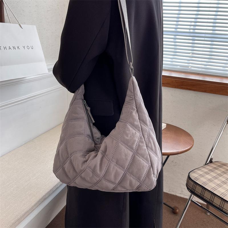 ショルダーバッグ キルティングバッグ 韓国ファッションバッグ バッグ