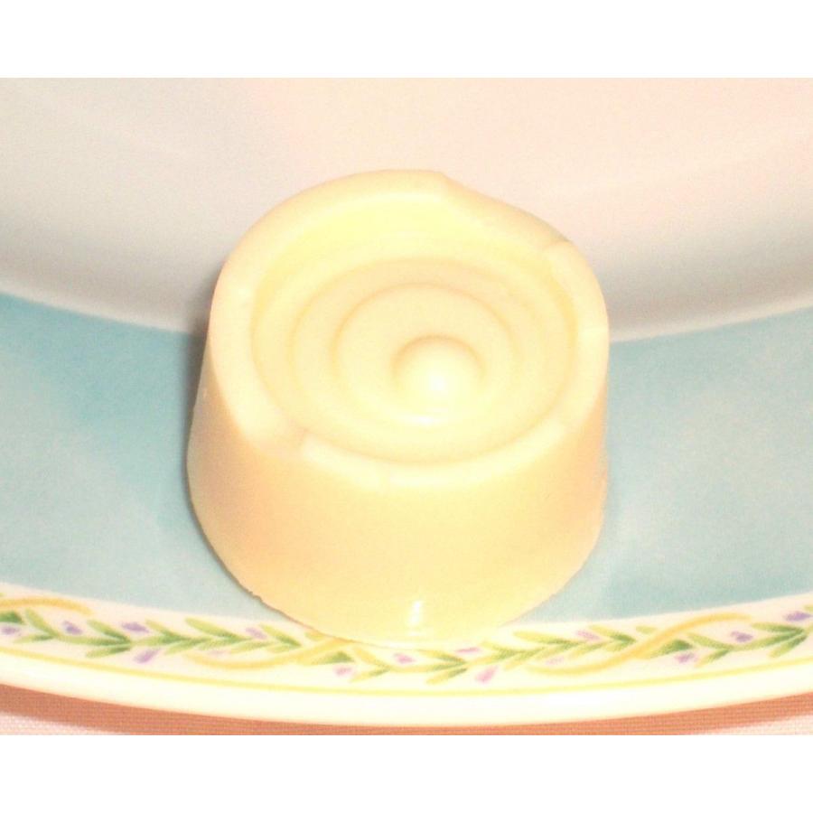 レアチーズケーキのホワイトボンボンショコラ "オレンジ" （４個入） |  | 01