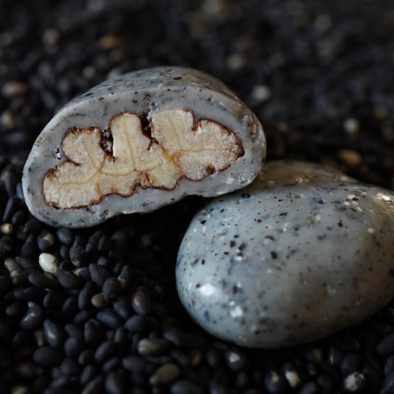 バレンタイン 黒胡麻ピーカンナッツチョコレート(100g/袋) サロンドロワイヤル | サロンドロワイヤル | 02