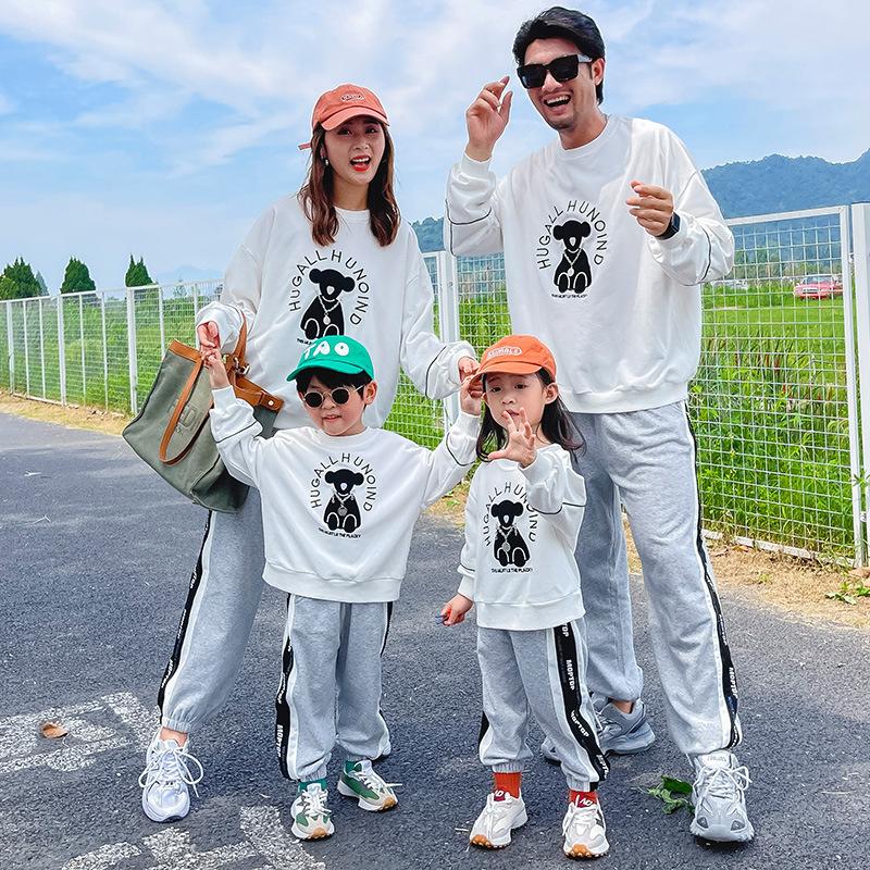 親子ペアルック 可愛い リトル熊 お揃い ペアルック 子供服 長袖 パーカー 暖かい カジュアル 親子ペアルック ご家族お揃い キッズ 旅行 カップル服 プレゼント Q3 Chocooto 通販 Yahoo ショッピング