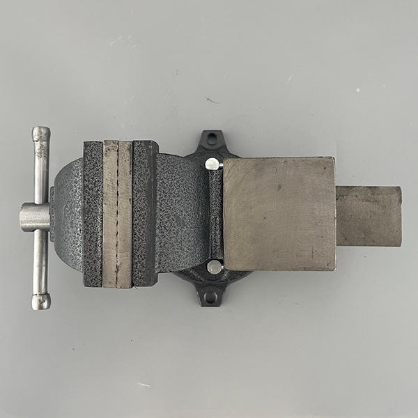 リードバイス ベンチバイス 万力 回転式 開口幅 100mm 1201 : チョイ