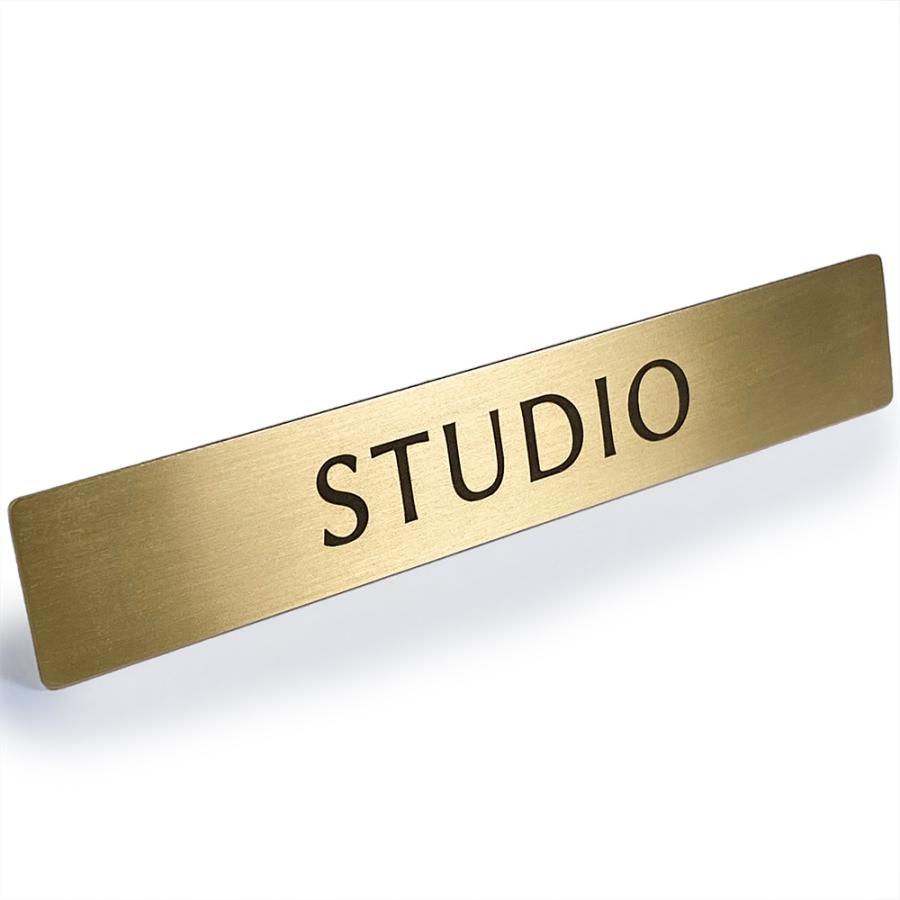 真鍮 ドア プレート 「 STUDIO 」 スタジオ 12cm x 2cm : 家ホテル