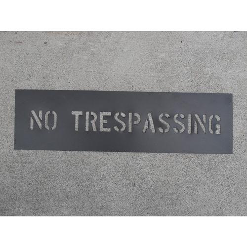 ステンシル　【NO TRESPASSING】　セーフティサイン プラスチック製 HANSON stencils アメリカ雑貨 アメリカン雑貨 |  | 01