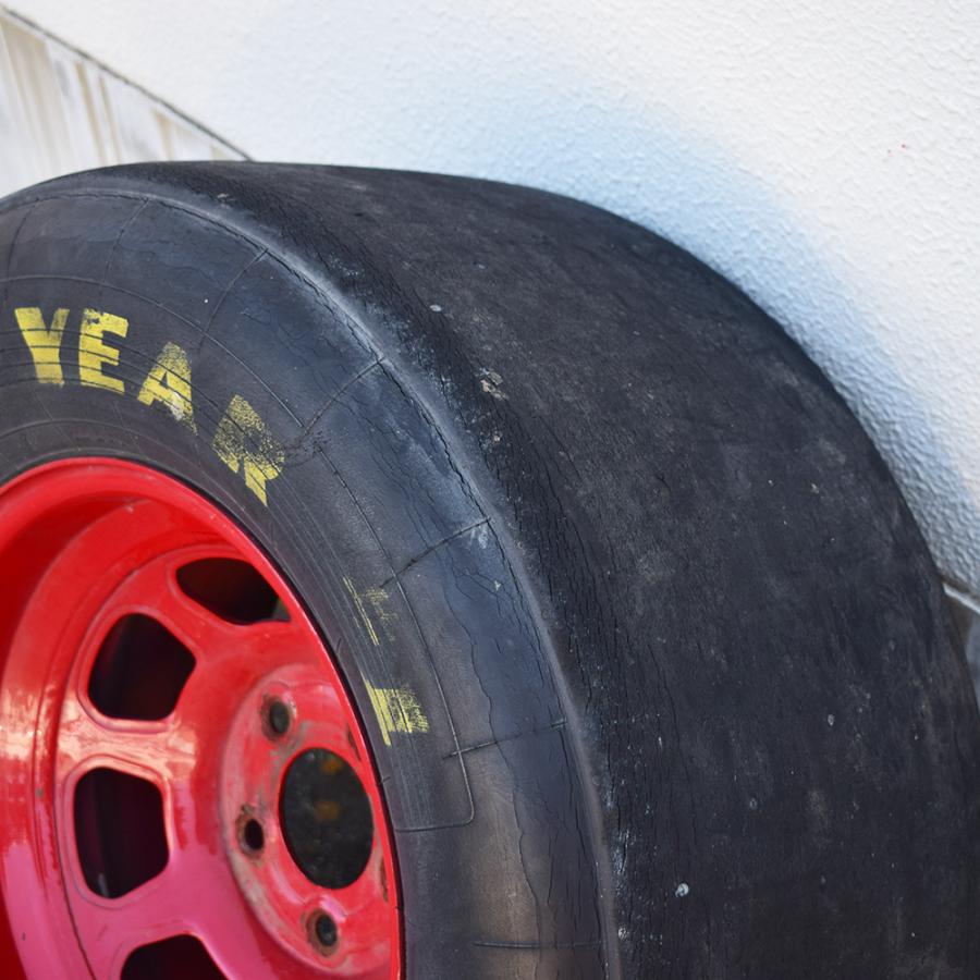 タイヤテーブルに最適 NASCARレーシングタイヤ&ホイール GOODYEAR レーシングタイヤ (1) イエローレター / EAGLE NASCAR