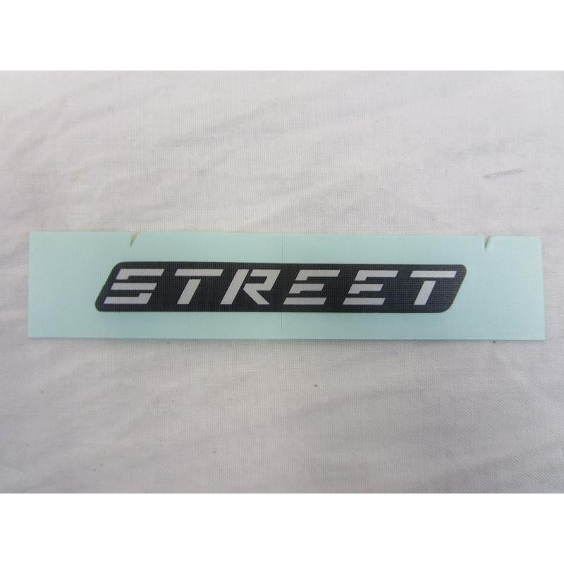 SUZUKI 純正 バーグマン125リアボディカバーエンブレム[STREET] #68132