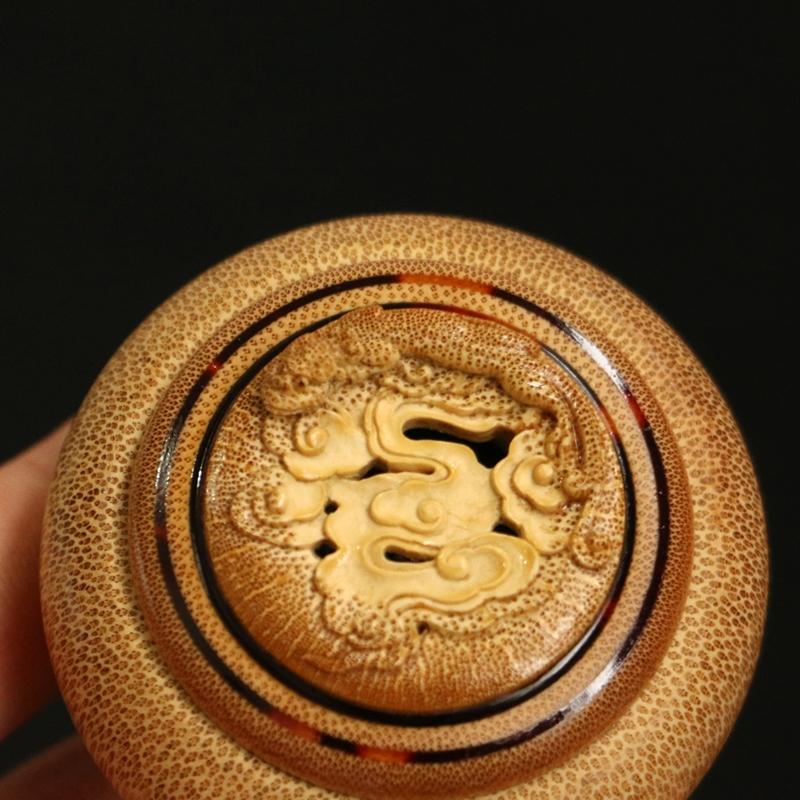 逸品の名家、張念超純の手作り精工彫刻両面貔貅老玉竹香嚢竹彫刻ストラップハンドル_2