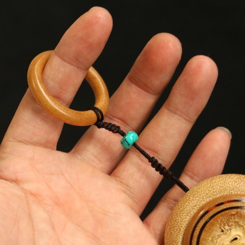 逸品の名家、張念超純の手作り精工彫刻両面貔貅老玉竹香嚢竹彫刻ストラップハンドル_5