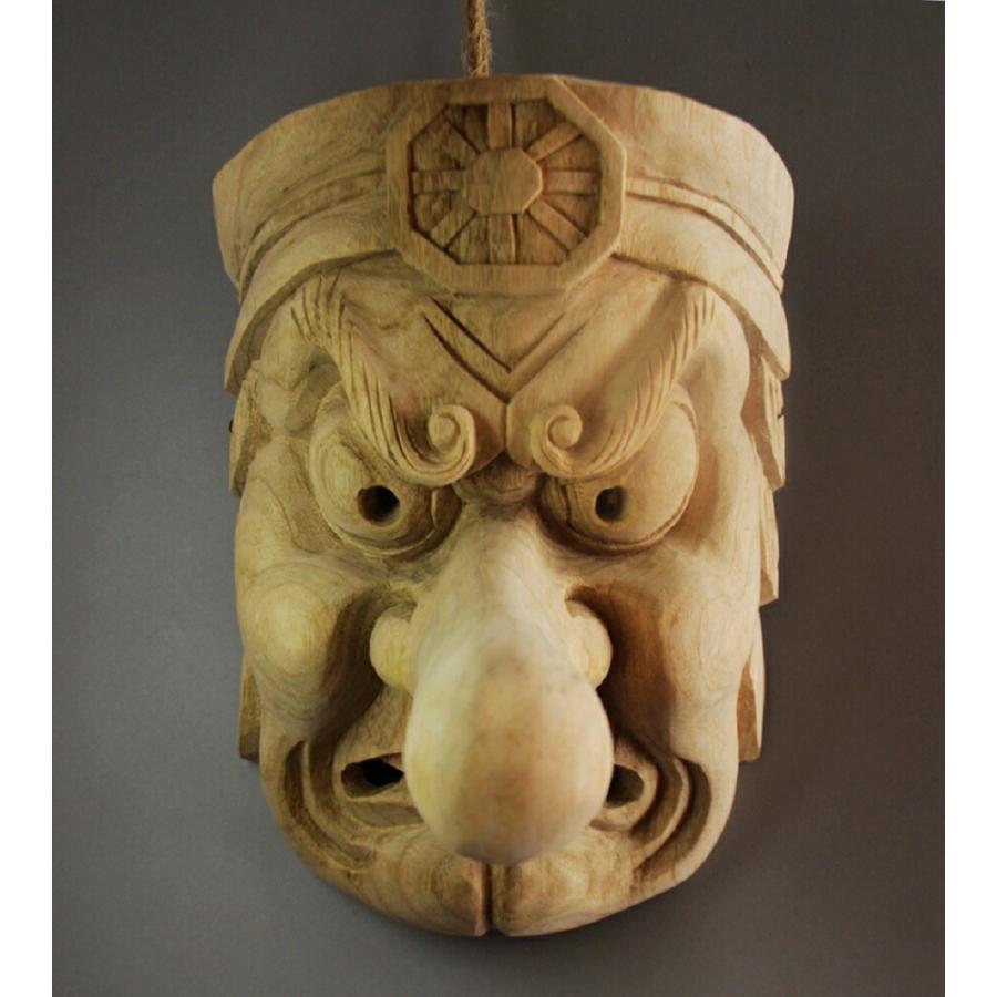 ＆ 職人が一刀一刀仕上げた天狗面の木彫り壁掛け 魔除けと開運を願う