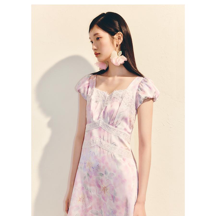 レース 服 花模様のレース装飾パフスリーブワンピースの画像