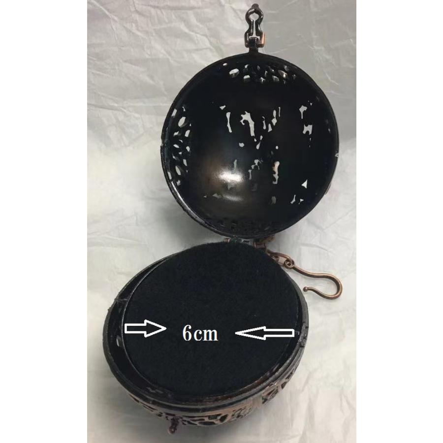 圓式吊香炉銀色 透かし彫刻 置物 透丸形吊灯籠 香炉 古民具 DB2478 圓式吊香炉銀色 透かし彫刻 置物 透丸形吊灯籠 香炉 古民