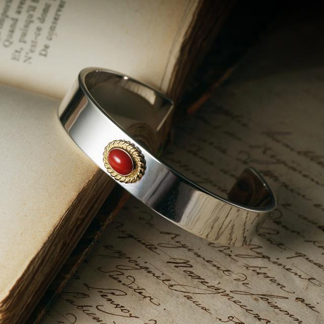 【鷲見太郎　BRACELET　ブレスレット】12mmプレーンバングルw/赤珊瑚K18カップ/オーバル6×8【送料無料】の画像
