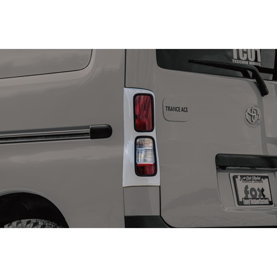 タウンエース/ライトエース S40系 テールレンズカバー CLS-FOX ESB