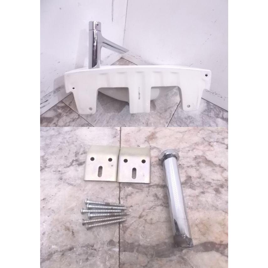 中古厨房 TOTO 手洗いシンク L30D 洗面陶器手洗いボウル 410×325 中古厨房 TOTO 手洗いシンク L30D 洗面陶器手洗いボウル 410×325