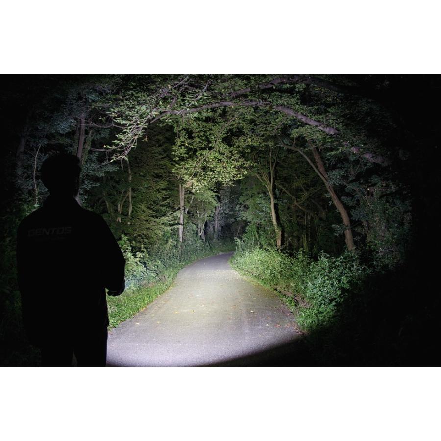 GENTOS アルティレックス UT-3200H ハイスペックモデル 明るさ3200ルーメン AC充電式 単2電池3本も使用可能 | GENTOS | 01