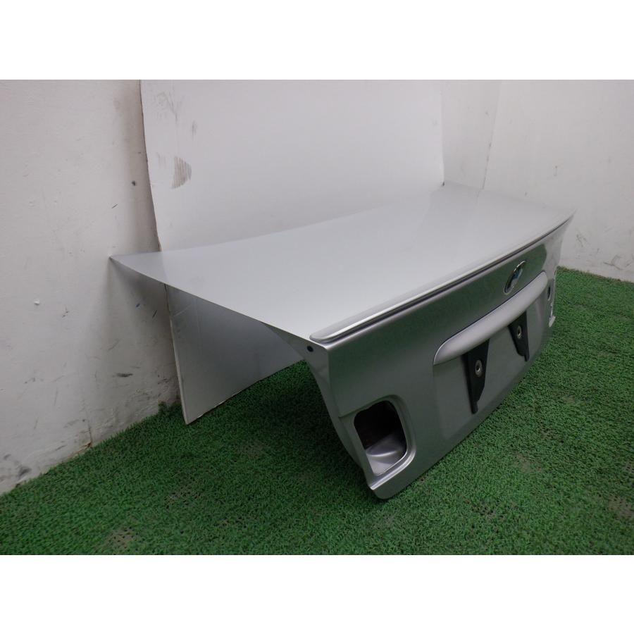223248)平成15年 BMW3シリーズ GH-AY20 トランクパネル 354/チタンシルバーメタリック : 中古パーツKOBE - 通販 ...