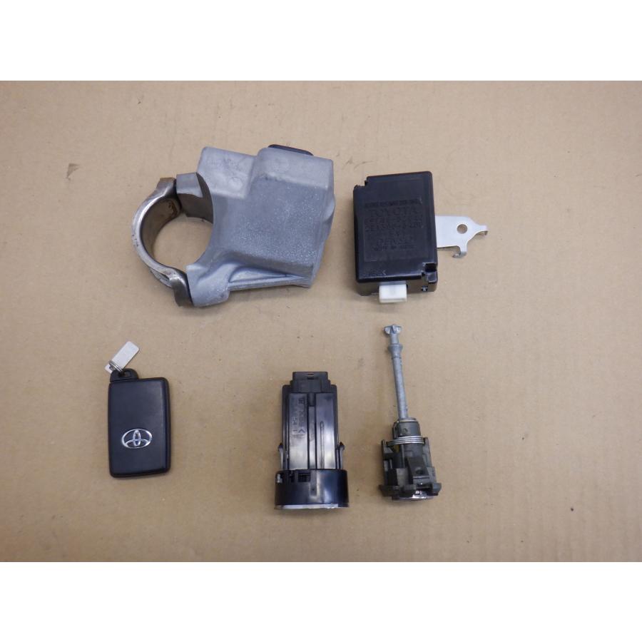 ☆(233009)平成17年 ヴィッツ SCP90 キーシリンダーセット 45020-52140