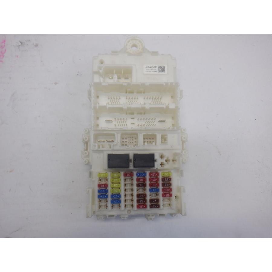 ☆(233046)平成25年 フィット GK3 ヒューズボックス 38200-T5A-J01