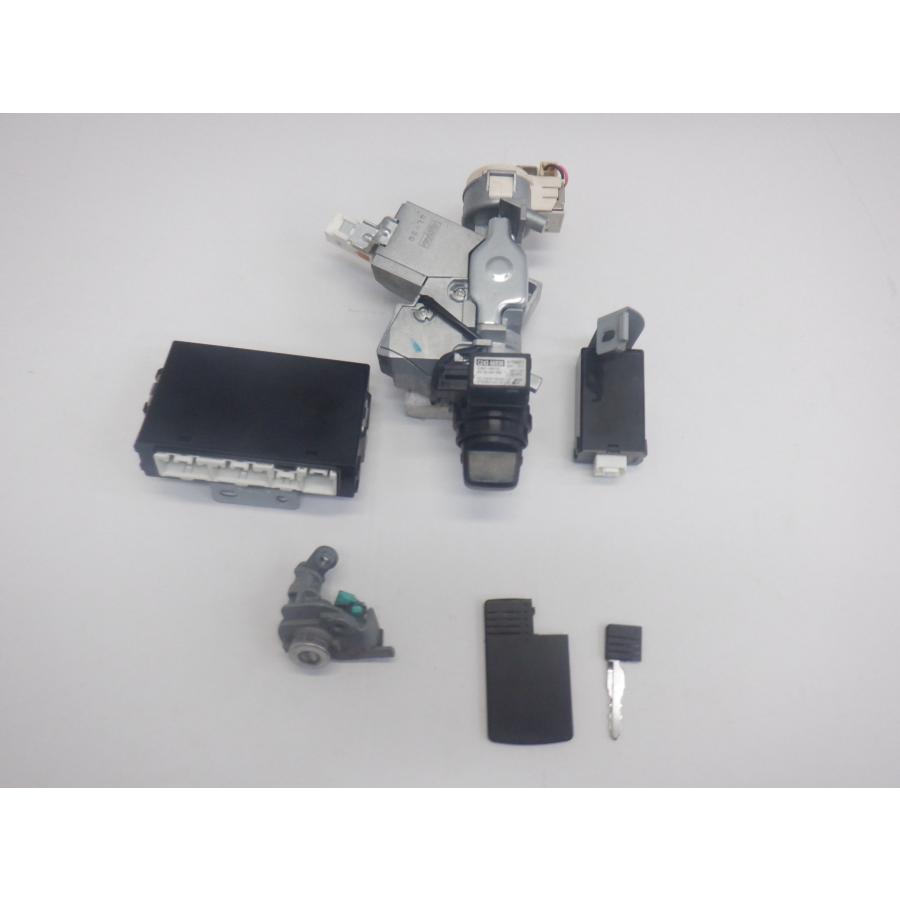 ☆(233076)平成19年 プレマシー CREW キーシリンダーセット B39P-66