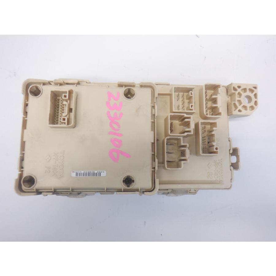 ☆(233106)平成14年 イプサム ACM21W ヒューズボックス 82730