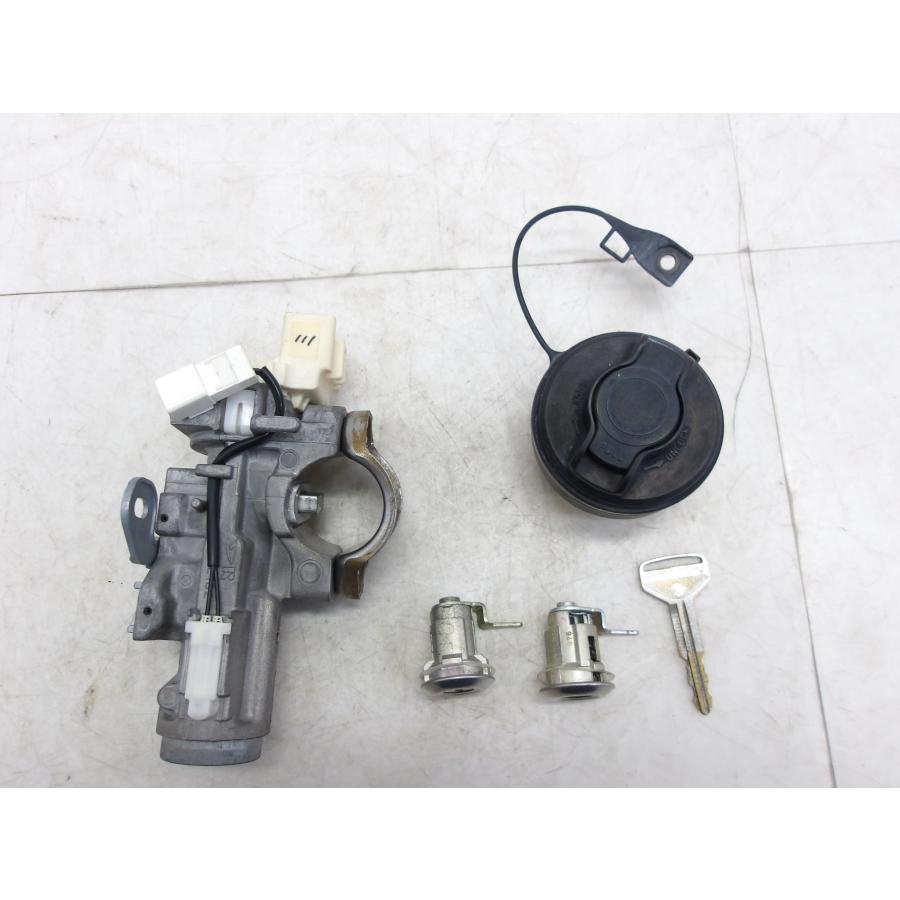 ☆(243479)平成29年 ハイゼット S500P キーシリンダーセット 69005