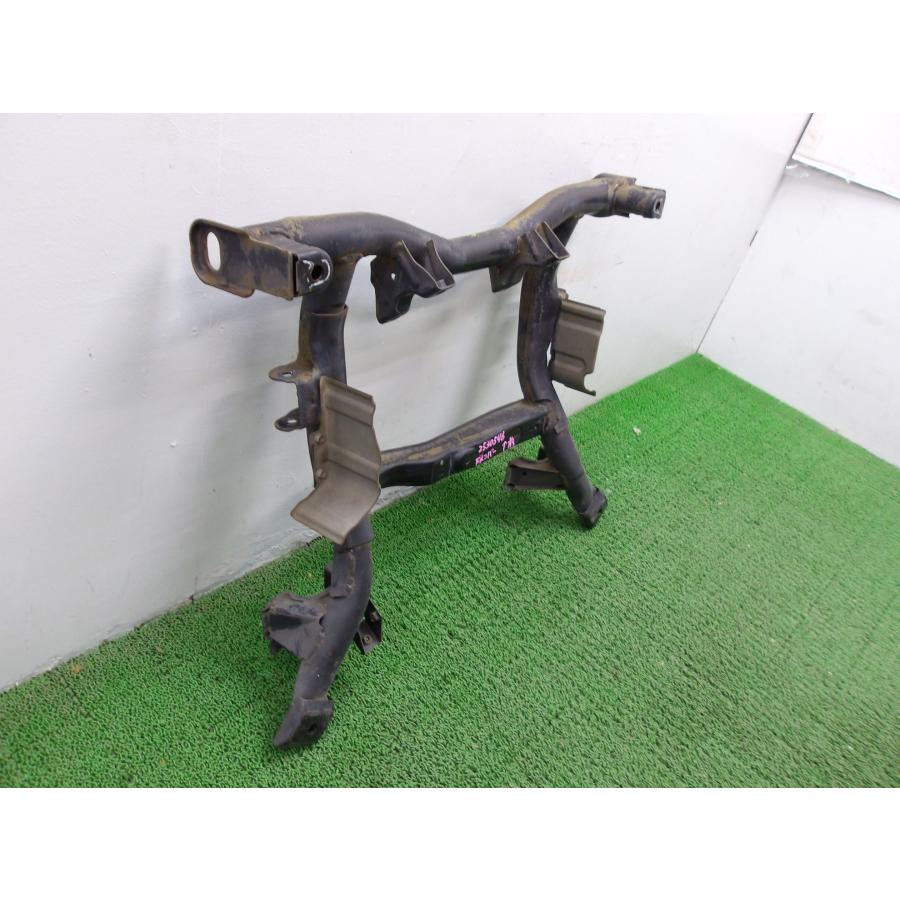★(253546)平成25年 ＮＶ１００クリッパー U71V フロントメンバー 54401-6A0A4 ※走行距離：９８,３８６ｋｍの画像