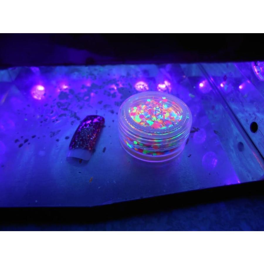 ネイルパーツ 夜光 ネイル グリッター チップ レジン ネイルアート 埋め込み デコネイル 3dネイル ラウンド ブラックライト ケース入り Nail 013 ちゅらネット にふぇーでーびる 通販 Yahoo ショッピング