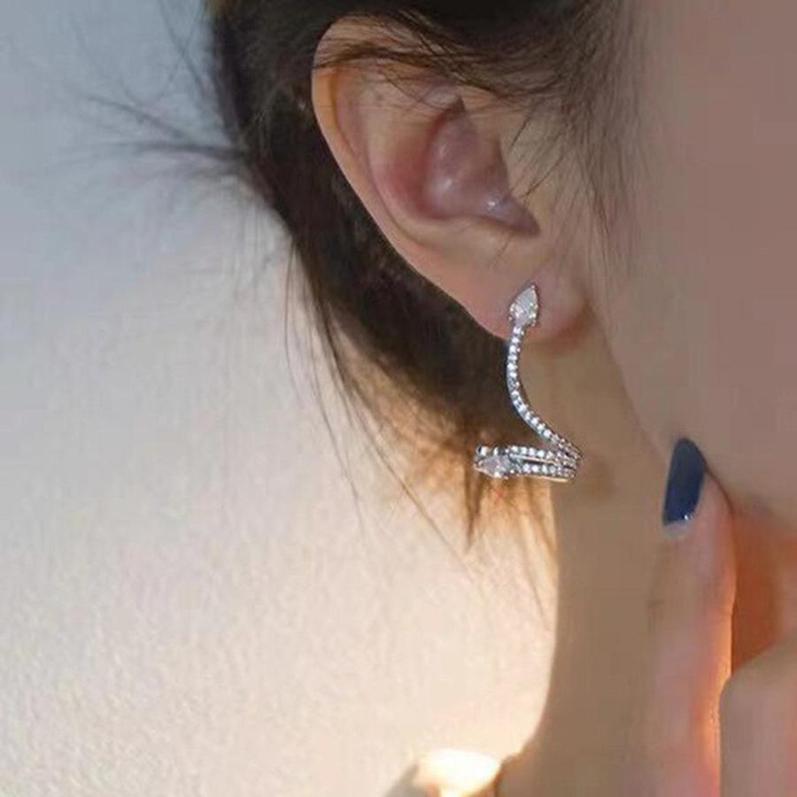 SWAROVSKI   スネークピアス　イヤーカフ SWAROVSKI スネークピアスイヤーカフ