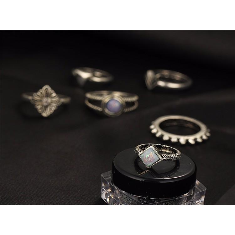 指輪　レディースアクセサリー　キラキラ　美品　アンティーク？　ビンテージ？石付き 指輪 リング 6個セット レディース オパール V字 ひし形 三角