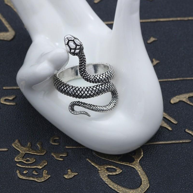 リング 指輪 蛇 スネーク ブラック 黒 シルバー スパイラル シルバー 開運 へび ヘビ 爬虫類 幸運 風水 スネークリング アンティーク ヴィンテージ 鱗 Ring 126 ちゅらネット にふぇーでーびる 通販 Yahoo ショッピング