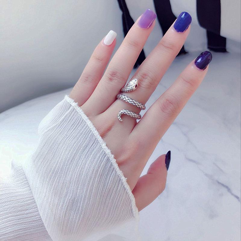 リング 指輪 レディース 蛇 スネーク 赤目 スパイラル シルバー 開運 白蛇 へび ヘビ 幸運 風水 スネークリング アンティーク ヴィンテージ Ring 245 ちゅらネット にふぇーでーびる 通販 Yahoo ショッピング